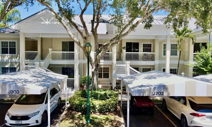 Bayshore Gardens Apartment | 3-beds/2 baths luxury VILLA in gated Bollettieri Resort Villas at IMG Academy