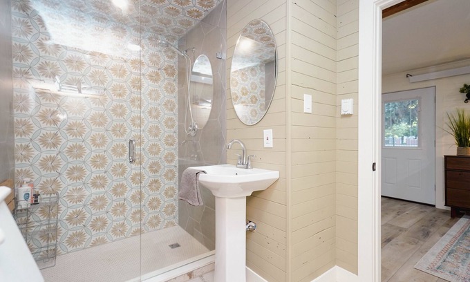 Loveland Apartment | 3 blocks from downtown, Pet Friendly. Natural Grocers, Awesome Shower