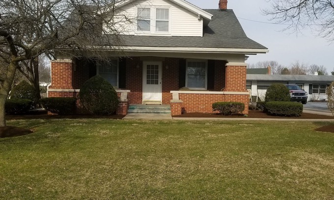 Palmyra House | 3 BR, 1 BA, 3 miles to Hershey&2 miles to In the Net Sport complex-Dog friendly