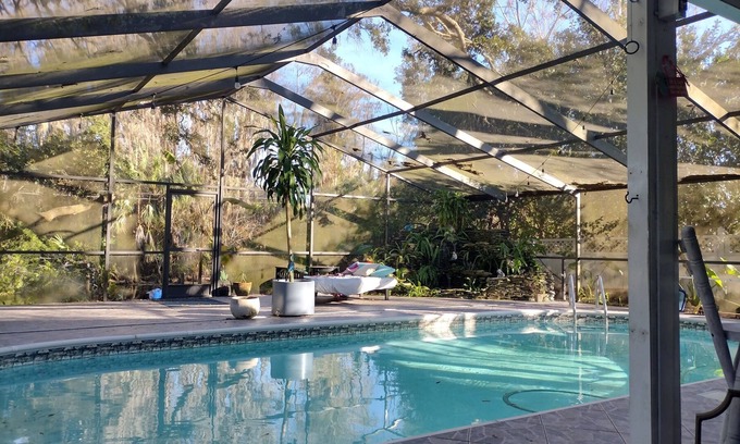 New Port Richey House | 3 br/ 2 bath boho retreat! -Near Tampa/Beach/ Springs