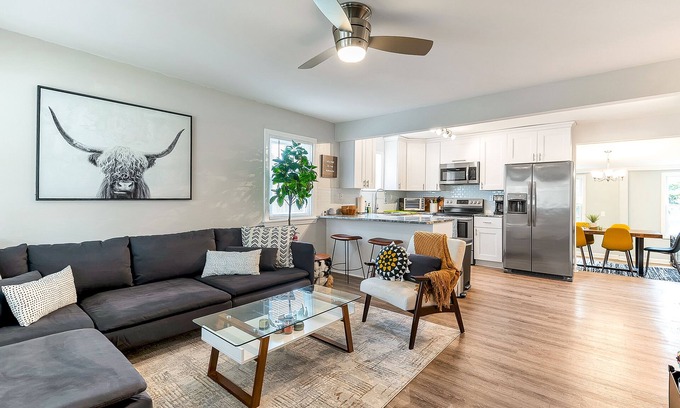 Cottage Line House | 3 BR Beach Bungalow Minutes to the Beach! Dogs Allowed!