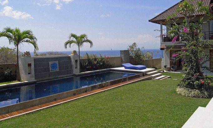 Uluwatu Villa | 3 BR ROSE Villa, Padang Padang