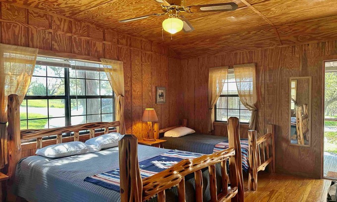Bandera Cabin | 3 Buckeye, at CRC Ranch Retreat