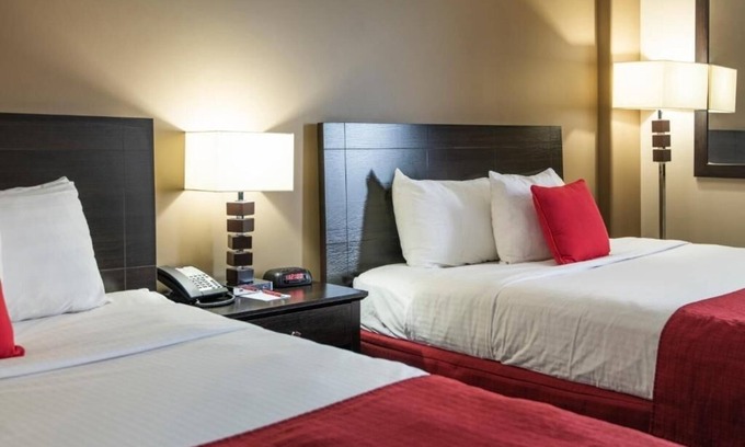 Grande Prairie Hotel | 3 Clean & Modern Rooms – 5 Min Walk to Majors Homestyle Restaurant