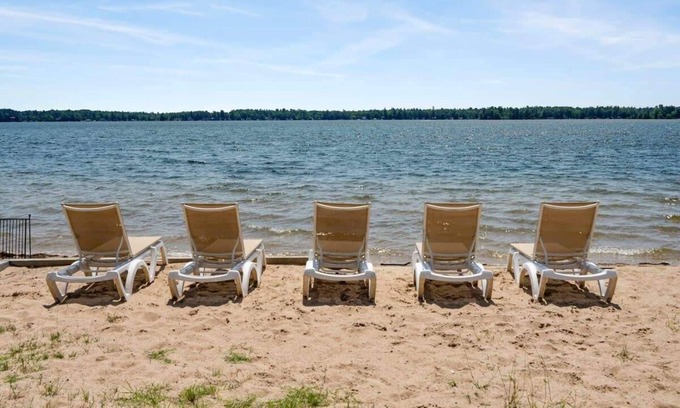 Mayfield Apartment | 3 Combined Private Lakeside Studios - Upper Level