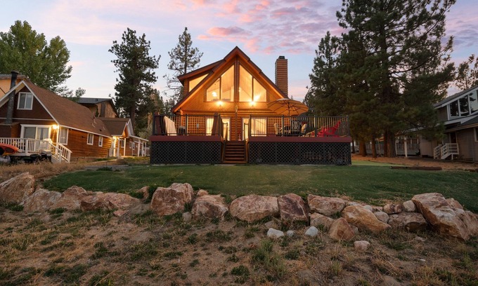 Patton House | 3 Cubs Lakefront Cabin - Lakefront, Dock, Hot Tub, Foosball, Ping Pong, Lake View