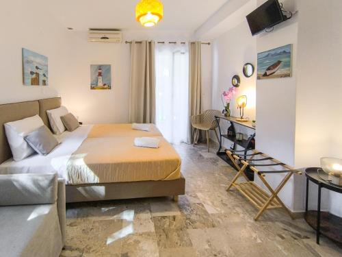 Koukounaries House | 3 Goddesses' studios