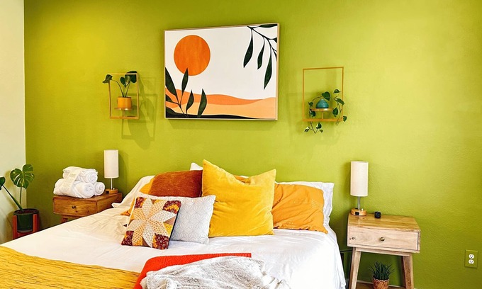 Tobin Hill Condo | 3 King B/B Condo Minutes from San Antonio's Attractions! W/Free EV charger