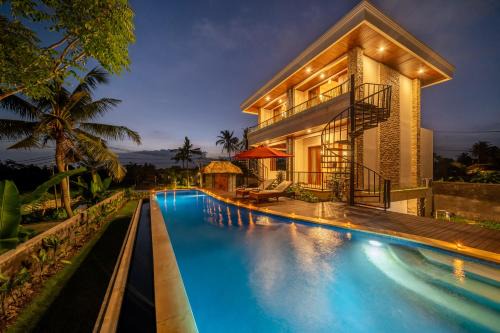 Pejeng Kawan Bed & Breakfast | 3 King Bedrooms Ratu Bali Luxury Villa in Ubud, Bali
