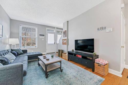 Downtown St. Louis House | 3 King Beds/3Baths Spacious