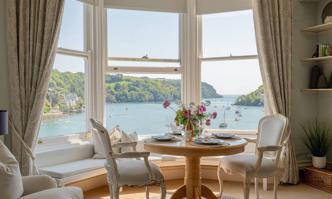 Dartmouth Apartment | 3 Manor House - an apartment that sleeps 4 guests in 2 bedrooms