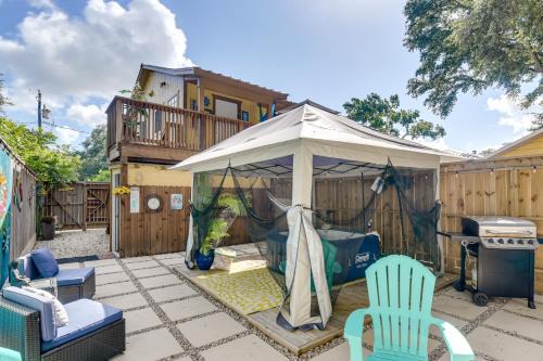 Bacliff Apartment | 3 Mi to Boardwalk Bacliff Apartment with Hot Tub