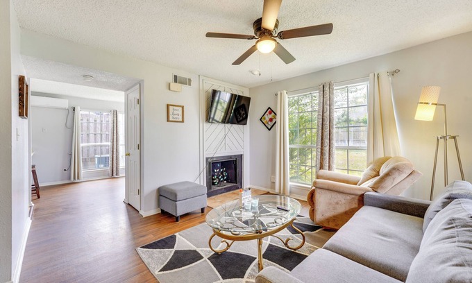 Fort Smith House | 3 Mi to Downtown Fort Smith: Quiet Home w/Patio