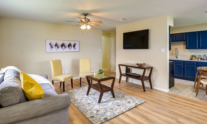 Waxahachie House | 3 Mi to Dtwn: Waxahachie Townhome w/Fire Pit