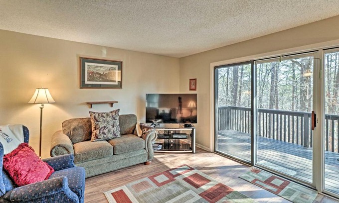 Hot Springs Village House | 3 Mi to Golf Hot Springs Village Retreat with Deck