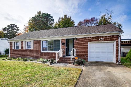 Hampton House | 3 Mi to Huntington Beach Hampton Family Home!