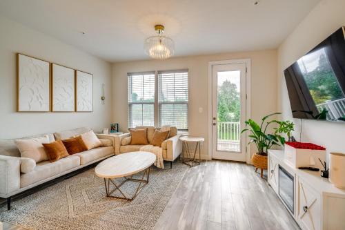 Largo House | 3 Mi to NW Stadium Modern Retreat in Largo