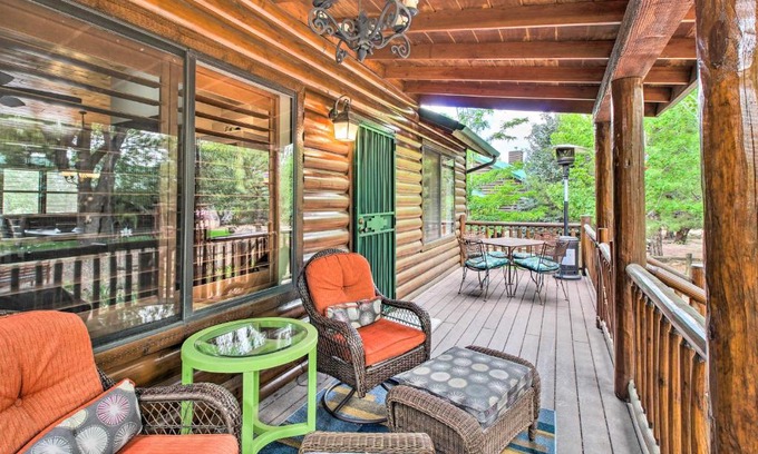 Heber House | 3 Mi to Trails Woodsy Retreat in Overgaard!