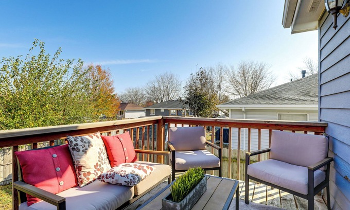 West Lincoln House | 3 Mi to UNL & Memorial Stadium: Home w/Large Yard