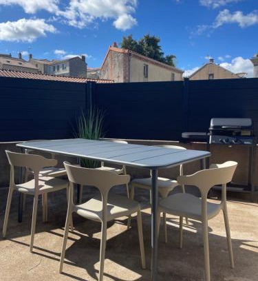 Les Epesses Apartment | 3 min du parc du PUYDUFOU Centre des Epesses logement 4 à 6 personnes, L Ecrin du Puy