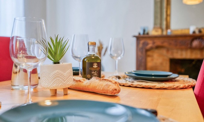 Nimes City Centre Apartment | 3 min from the Arena -Superb apartment in the center of Nimes - Free parking