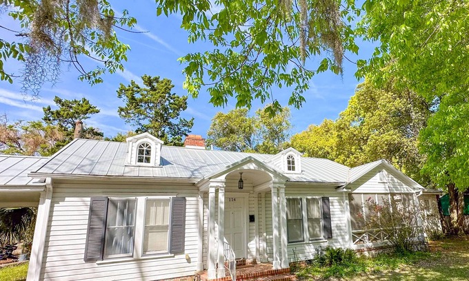 Gainesville House | 3 min walk to UF stadium, Tailgate, 10 guests