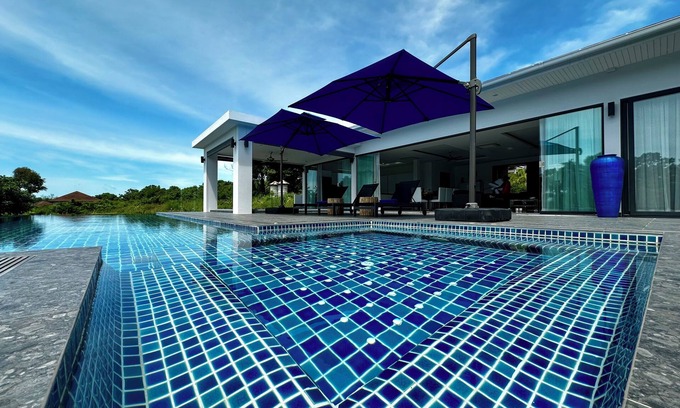 Hua Thanon Villa | 3 minutes walk from the beach luxury villa with personal pool and view