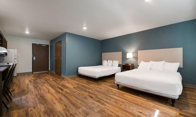 Rockledge Hotel | 3 Pet-Friendly Rooms with Kitchen Near Rockledge Historic Parks & Trails