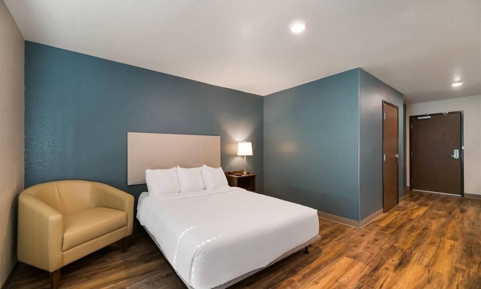 Rockledge Hotel | 3 Rockledge Rooms with Kitchen + Pet-Friendly Near Cocoa Beach & Local Parks