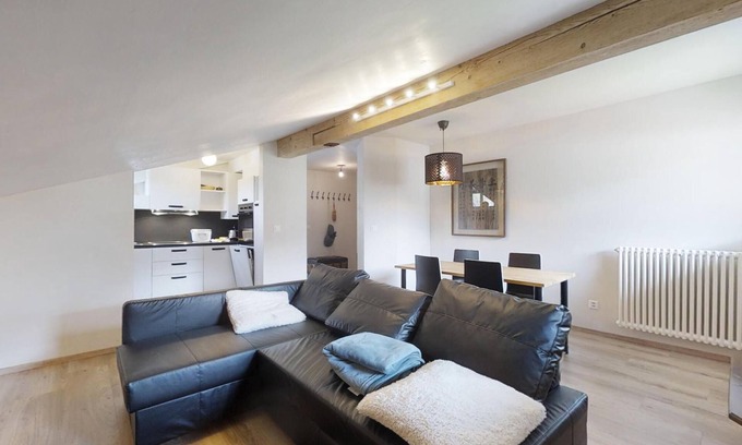 Surlej Apartment | 3-room apartment in the attic, furnished, living/dining room, sep.