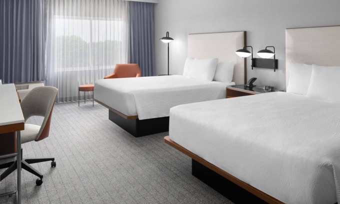 Oldsmar Hotel | 3-Room Getaway! Relax with Smart TVs, Pool & Family-Friendly Attractions