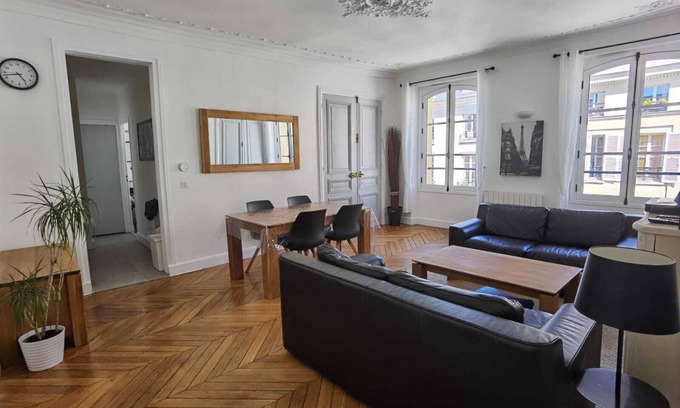 Saint-Louis Apartment | 3 ROOMS 4*, IN THE HEART OF THE HISTORIC DISTRICT OF VERSAILLES