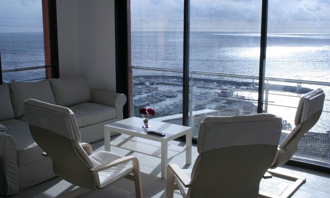 Espero-Pax Apartment | 3 rooms with sea view and large terrace 7 minutes from the beach