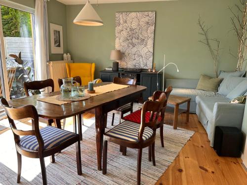 Muhlenbecker Land Apartment | 3 Schlafzimmer 2 Bäder Garten und Parkplatz
