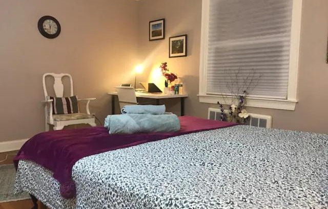 Needham House | #3 Spacious Room 6 min to Babson College!