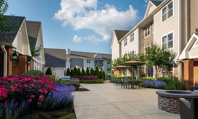 Fairfax Hotel | 3 Spacious Units Perfect for Groups! Free Breakfast, Pets are Welcome!