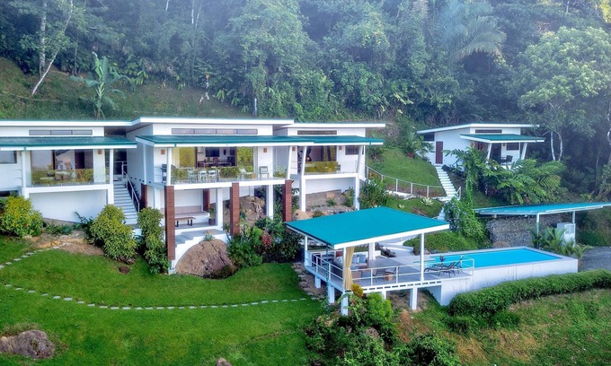 Lagunas de Baru House | 3 Suites-Amazing Views-Private pool-Near Dominical-Luxury-Wildlife-Enjoy!
