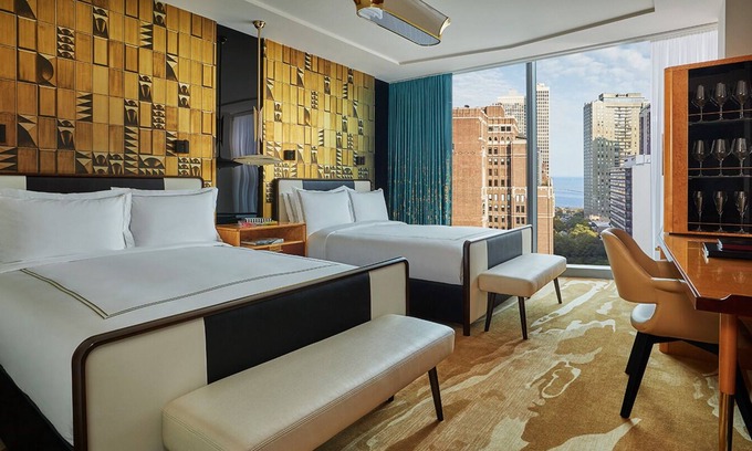 Rush and Division House | 3 Viceroy Deluxe Lake View 2 Queen Rooms, Near Loyola University Museum of Art!