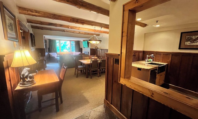 Lake Placid Resort | 30-50% OFF WHITEFACE LODGE RESORT. Sleeps 6. AVAIL OCT 24th-31st