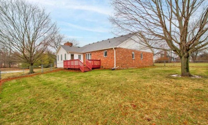 Westfield House | 30 acre park in your back yard!