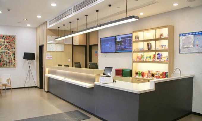 Changjiang County Hotel | 30 m² Hotel ∙ 3 bedrooms ∙ 10 guests