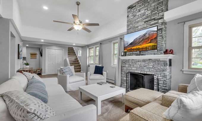 Angola House | 30 Miles to BUFF /OP | 4 BR Beach House