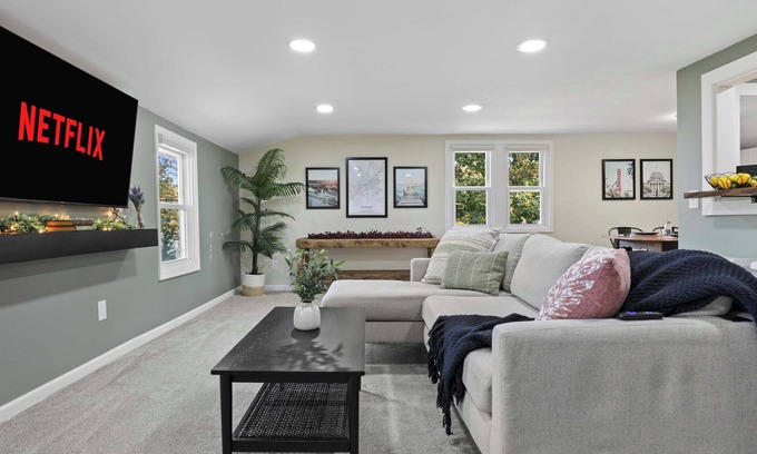 Madison Apartment | 30+ Nights | Pets Welcome | Travel Professionals
