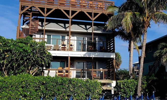 Englewood House | 30 Seconds To Beach Path! Tiki Bar with outdoor TV! Bikes, Kayaks, Sups & more!