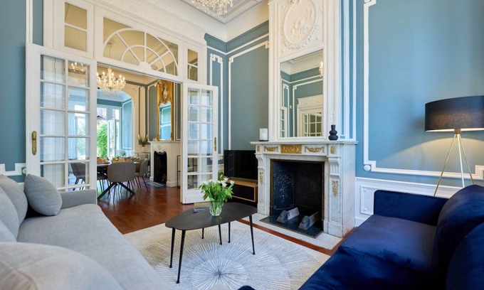 Wijk van de Squares Apartment | 300 m² Apartment ∙ 6 bedrooms ∙ 10 guests