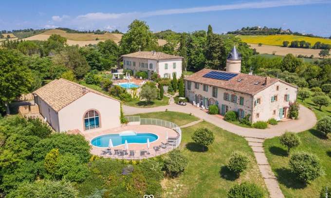 Teyssode House | 300 m² Gîte ∙ 9 bedrooms ∙ 26 guests