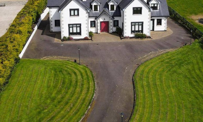 Enniscorthy House | 300 m² House ∙ 4 bedrooms ∙ 14 guests