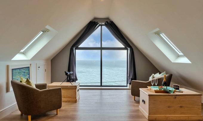 Castallack House | 300 m² House ∙ 4 bedrooms ∙ 8 guests