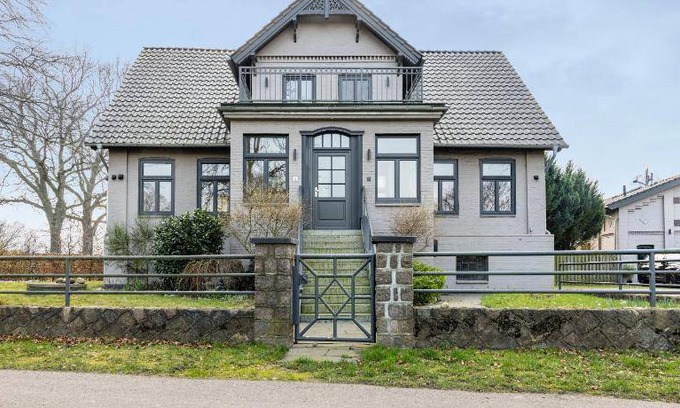 Delingsdorf House | 300 m² House ∙ 4 bedrooms ∙ 9 guests