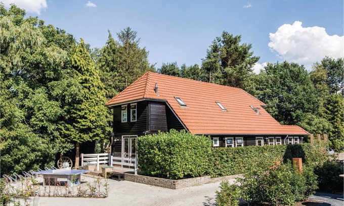 Bruchterveld House | 300 m² House ∙ 8 bedrooms ∙ 16 guests